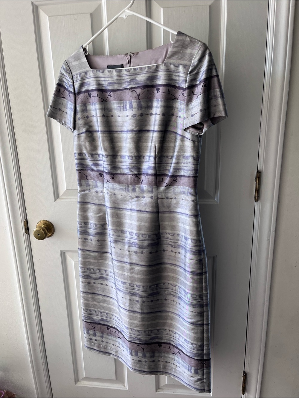 NWOT Kay Unger 100% Silk Shantung Sheath Dress 6 Gray Lavender Cap Sleeve Formal